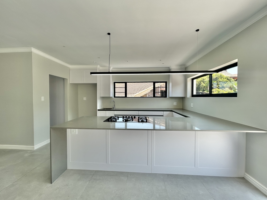 3 Bedroom Property for Sale in Wavecrest Eastern Cape